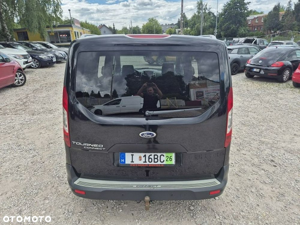 Ford Tourneo Connect Grand - 17