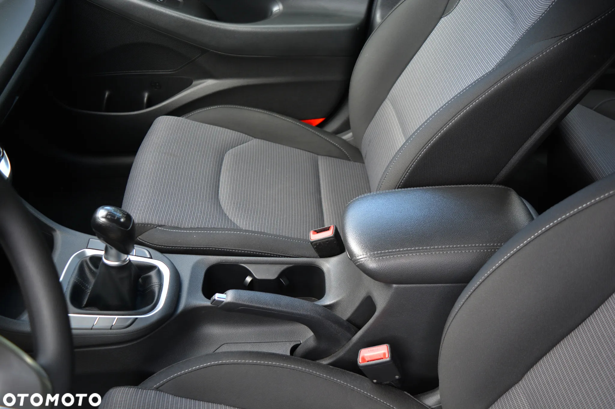 Hyundai i30 1.5 DPI Classic + - 26