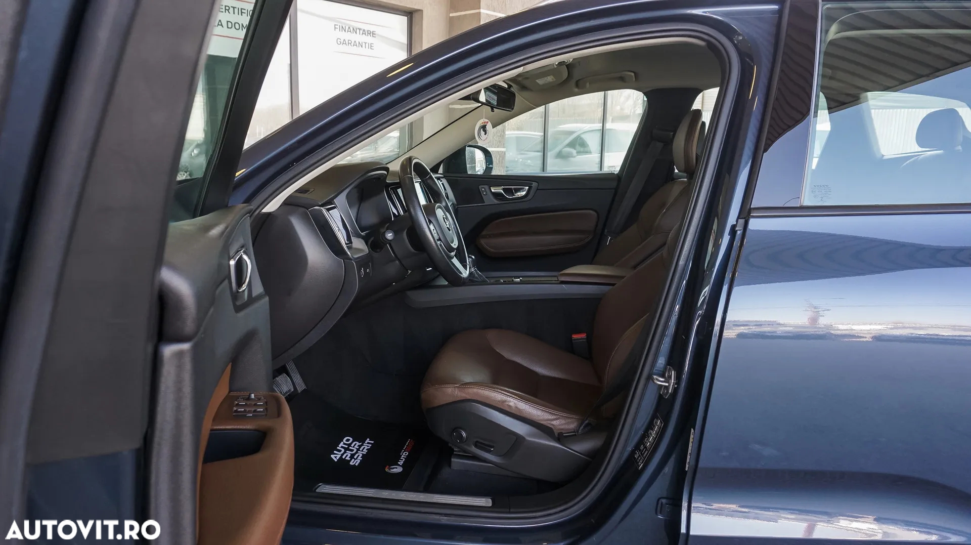 Volvo XC 60 D4 AWD Geartronic Momentum - 23