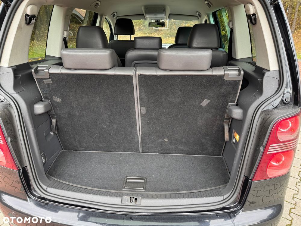 Volkswagen Touran 1.9 TDI R-Line Edition - 13