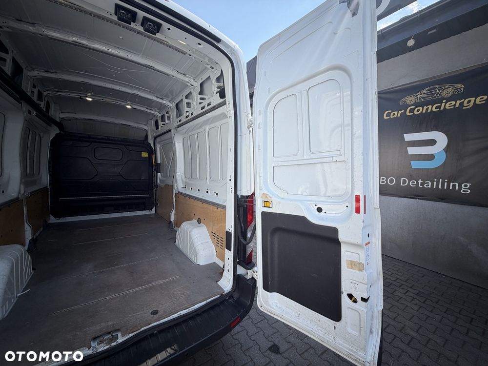 Ford Transit - 28
