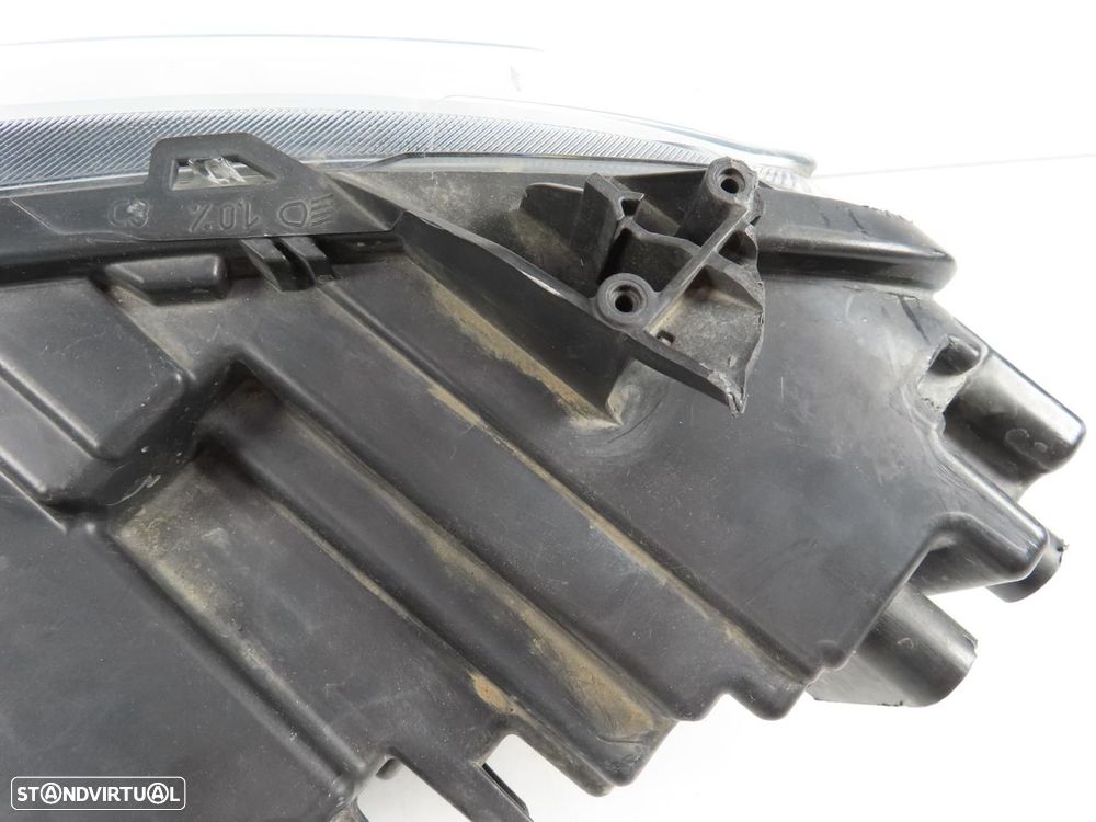 Farol LED Direito/Frente Usado / Original DACIA DUSTER (HM_) 260106194R - 9