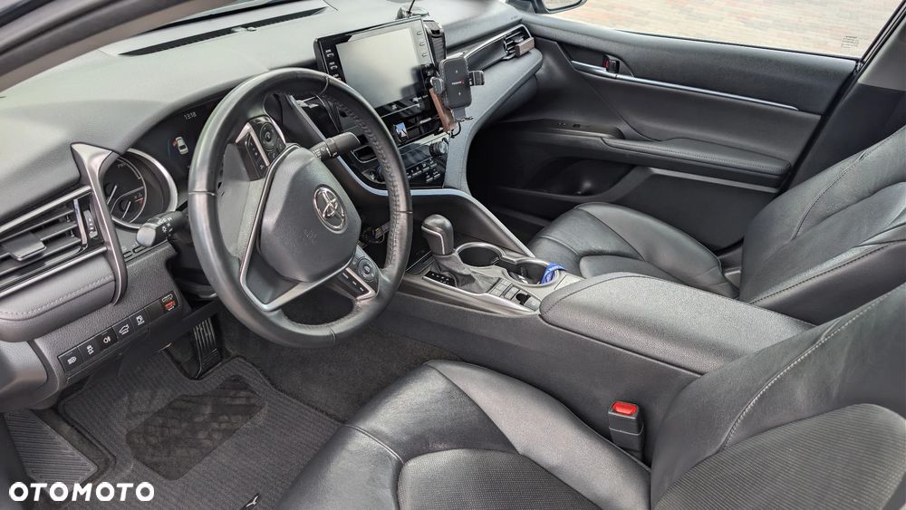 Toyota Camry Executive - 15