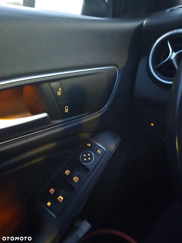 Mercedes-Benz CLA 200 - 14