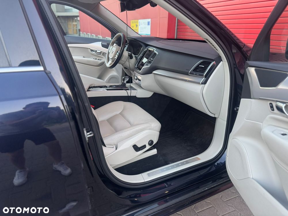 Volvo XC 90 T5 AWD Momentum - 16