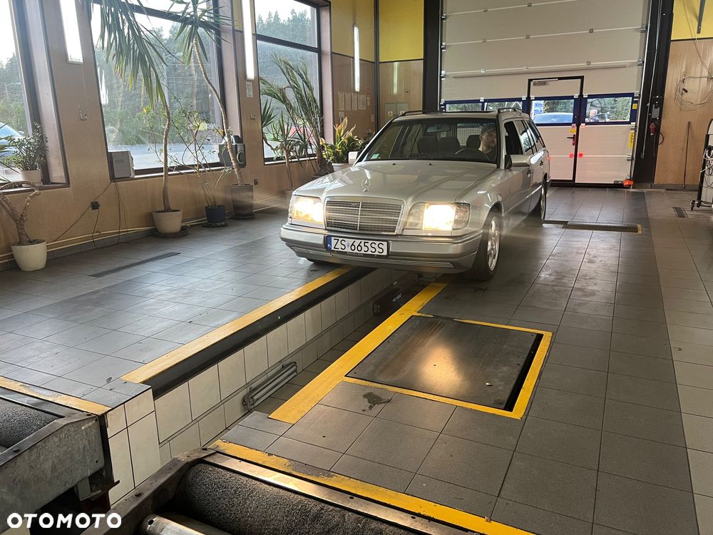 Mercedes-Benz Klasa E - 18