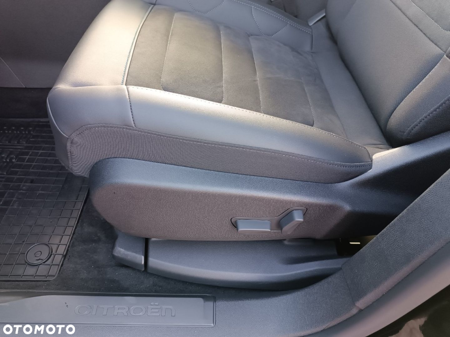 Citroën C5 Aircross 1.2 mHEV Max eDCT6 - 13