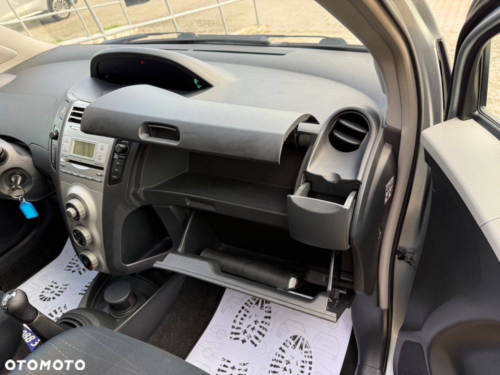 Toyota Yaris 1.0 Luna A/C - 23