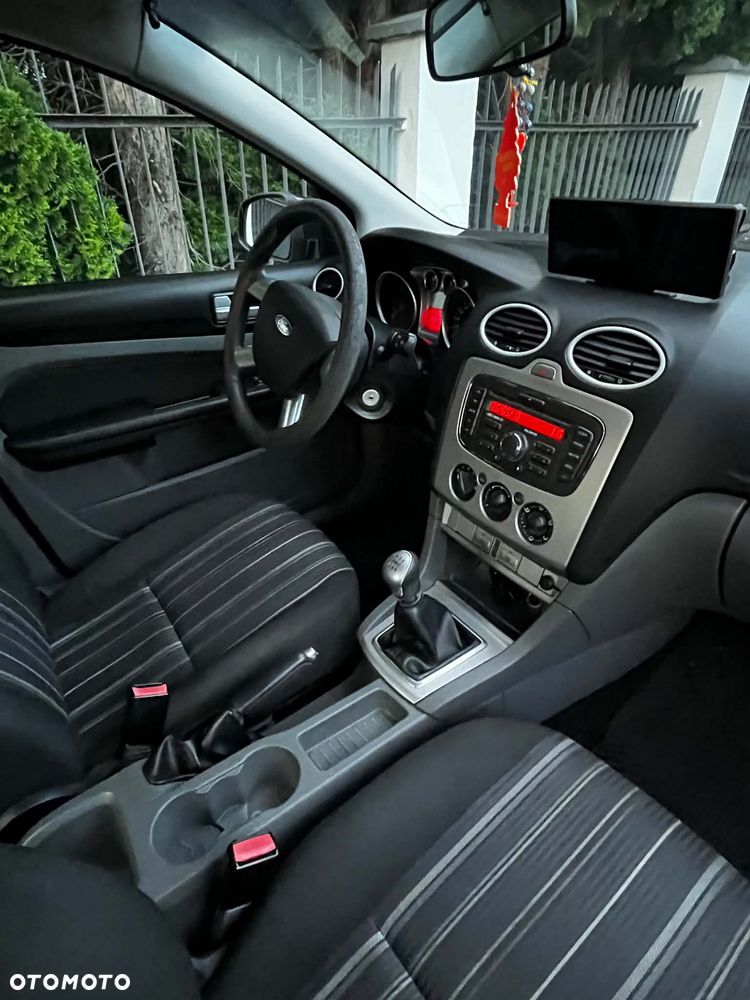 Ford Focus 1.8 TDCi Trend - 11