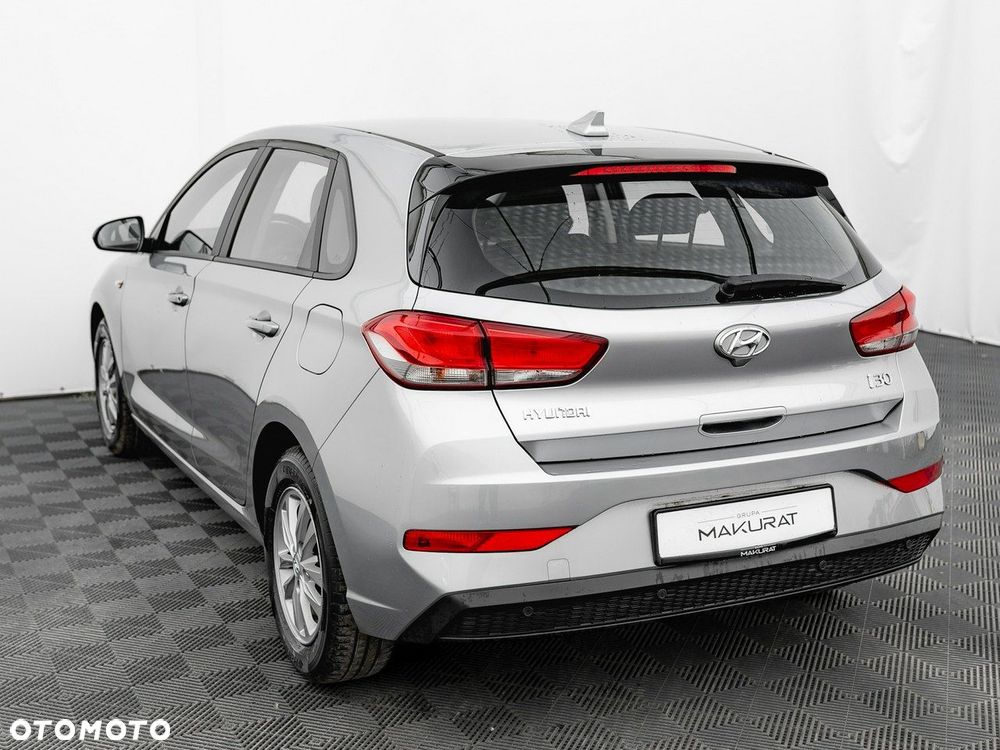 Hyundai i30 1.5 DPI Classic + - 5