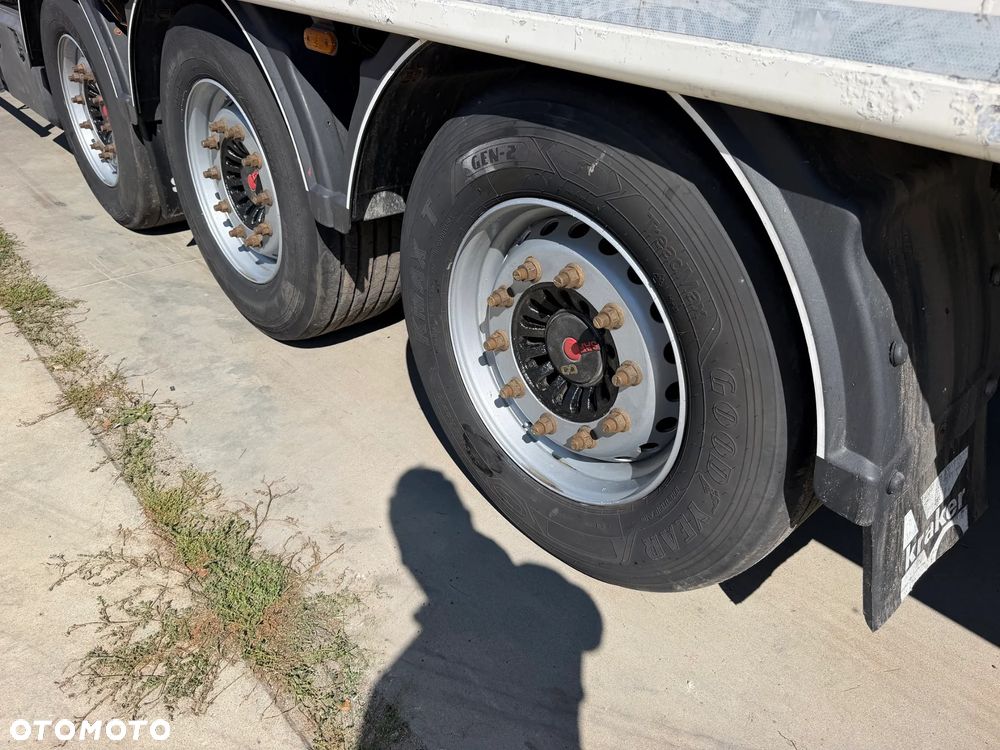 Stas Ruchoma podłoga 94m3 Podłoga 10 mm 2018 rok - 10