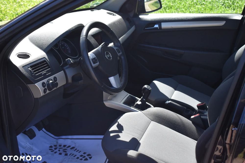 Opel Astra 1.6 Innovation 110 Jahre - 15