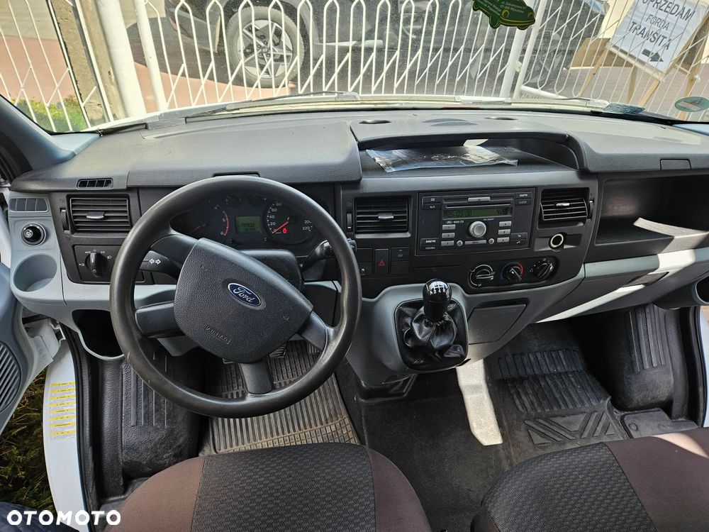 Ford Transit - 12