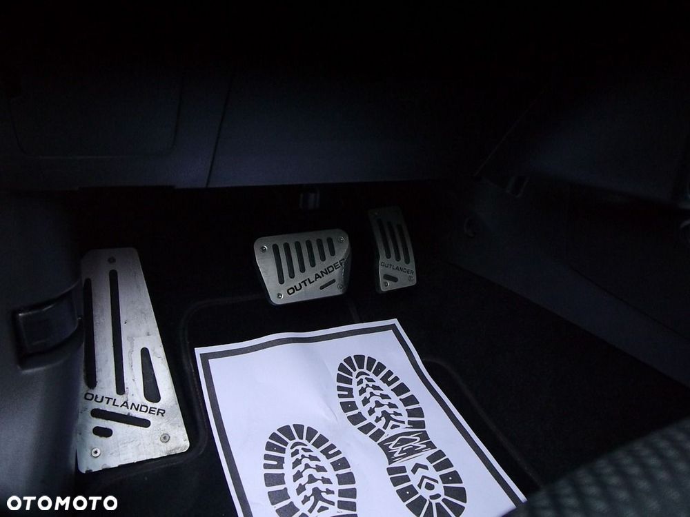 Mitsubishi Outlander 2.2 DI-D 4WD Automatik Diamant Edition+ - 38