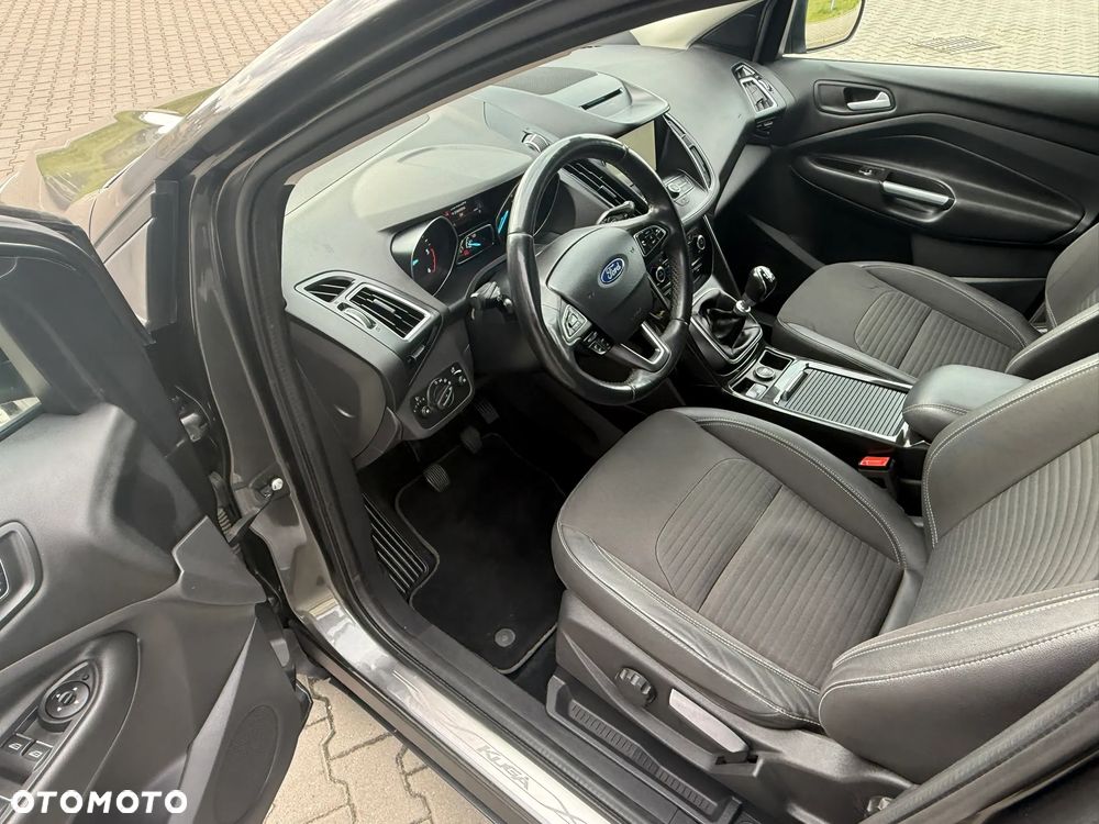 Ford Kuga 2.0 TDCi 4x4 Titanium - 22
