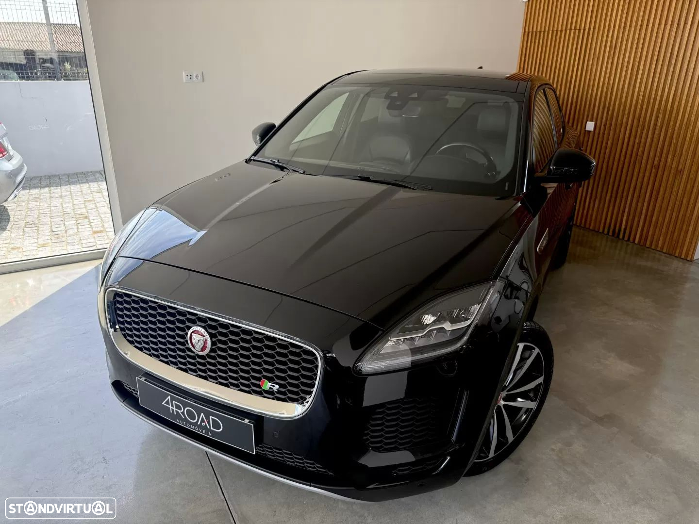 Jaguar E-Pace 2.0 i4D R-Dynamic SE - 3
