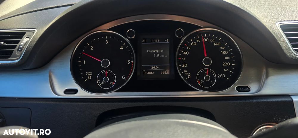 Volkswagen Passat 2.0 TDI DPF Highline - 10