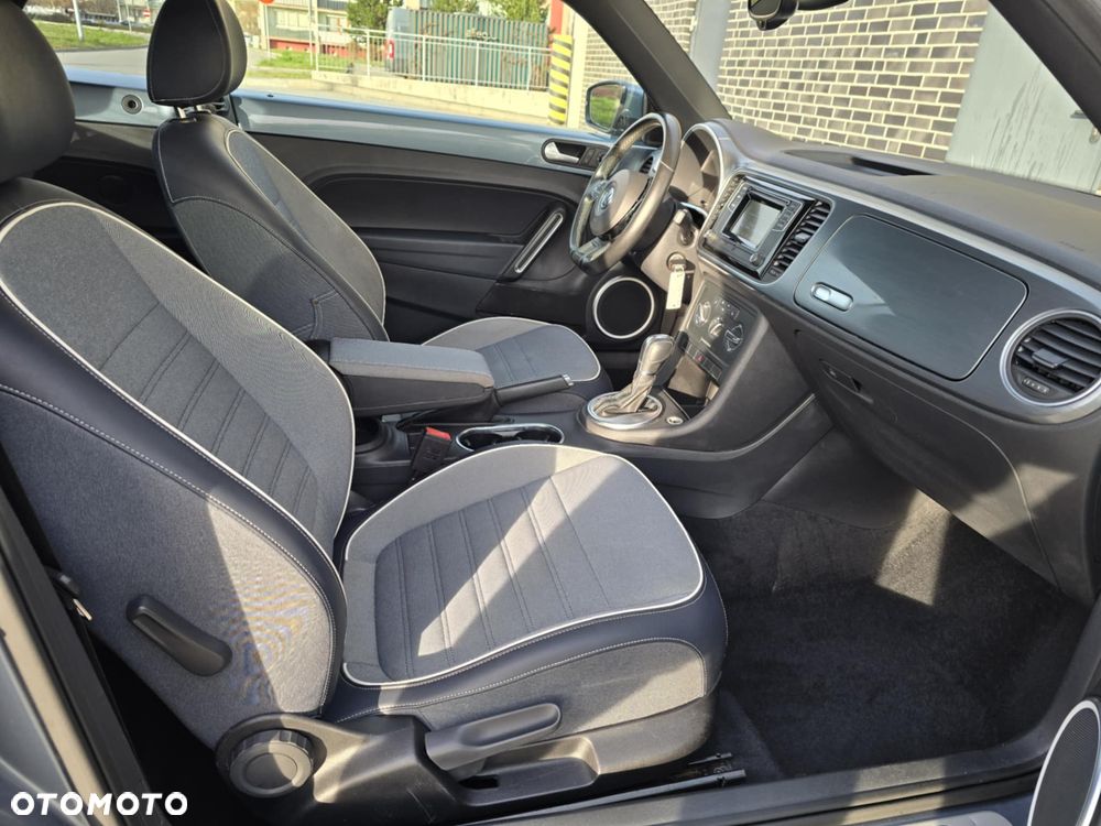 Volkswagen New Beetle - 28