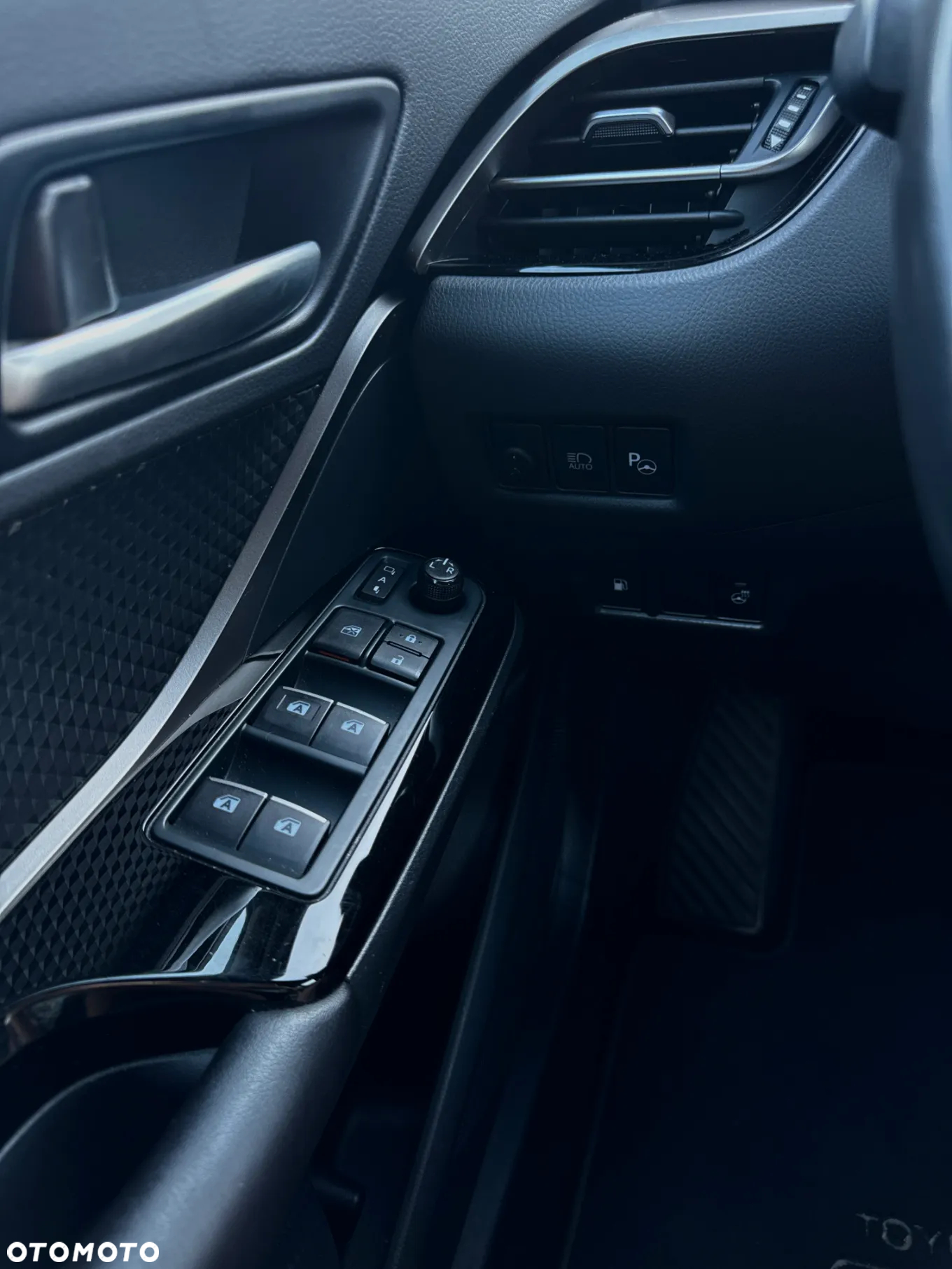 Toyota C-HR 1.8 Hybrid GPF Selection - 9