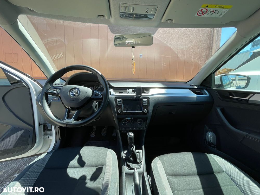 Skoda RAPID 1.0 TSI Ambition - 17