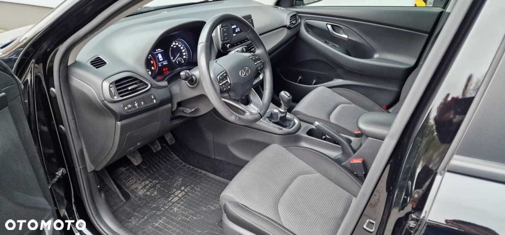 Hyundai i30 1.5 DPI Classic + - 14