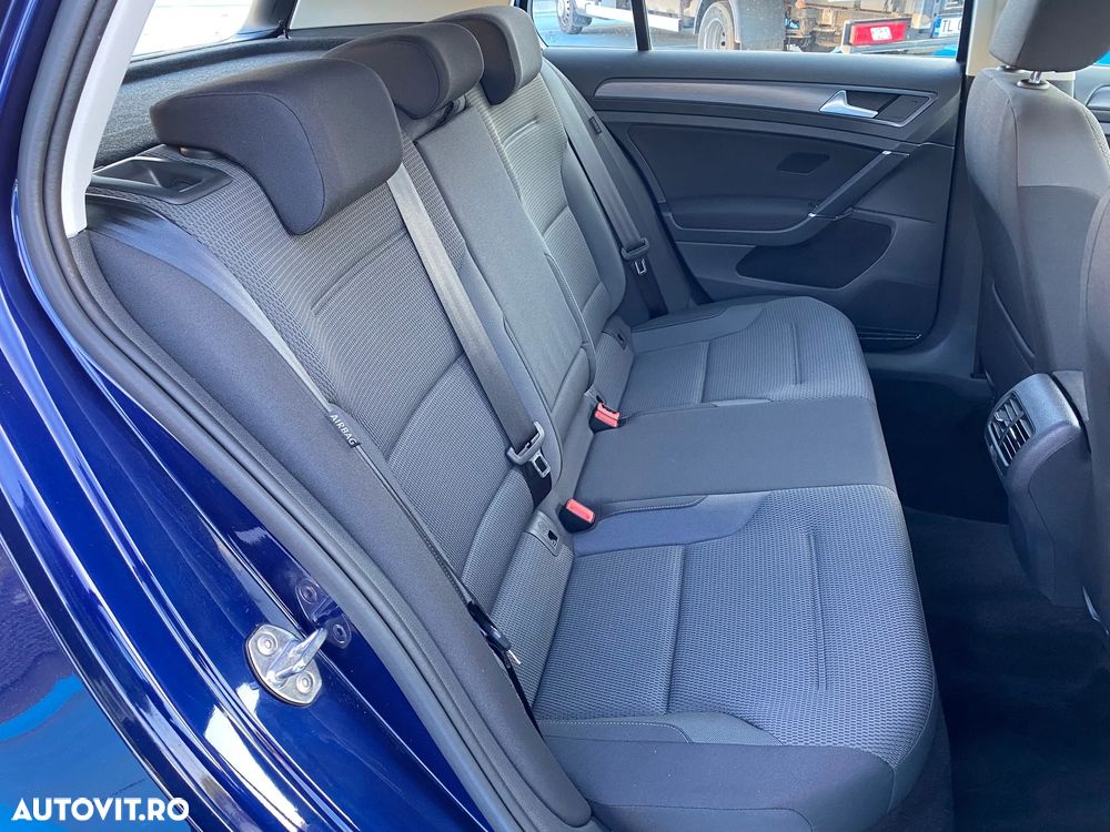 Volkswagen Golf e-Golf - 24