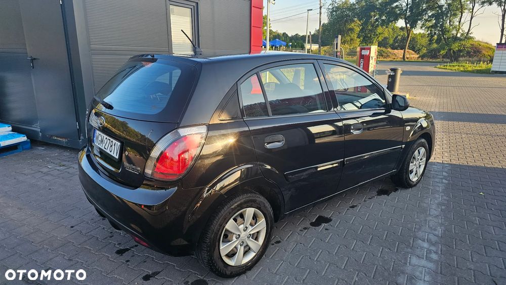 Kia Rio 1.4 Spirit - 4