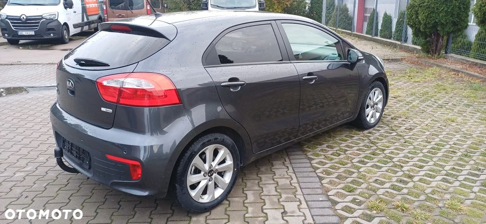 Kia Rio 1.1 CRDI Dream Team Edition - 2