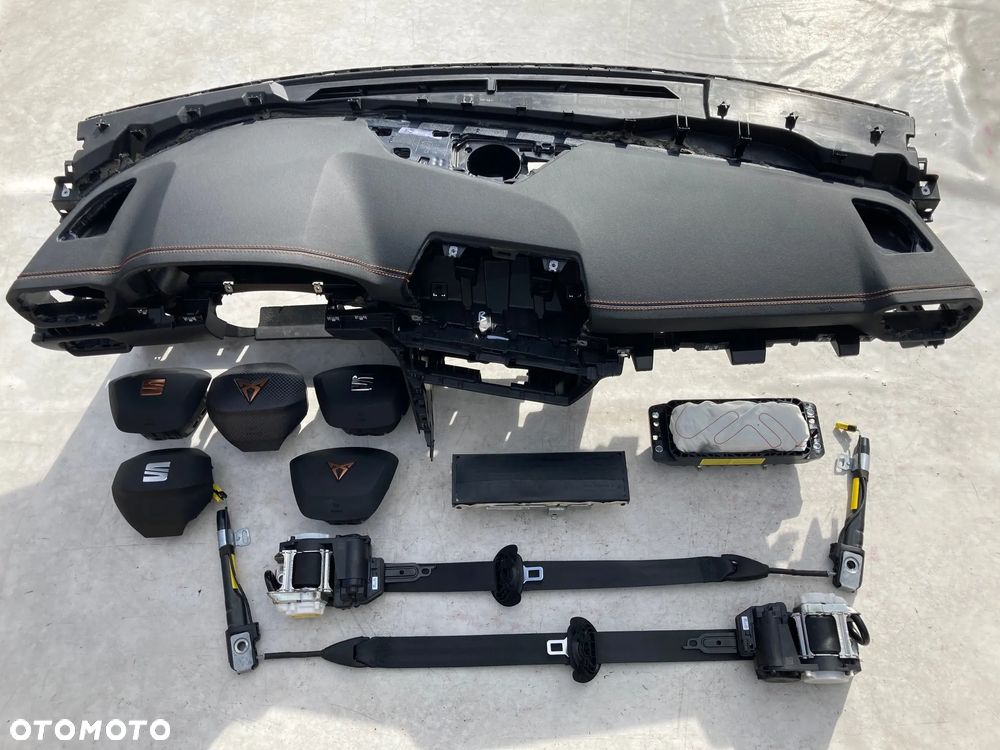 SEAT LEON CUPRA FORMENTOR DESKA KONSOLA KOKPIT PULPIT PÓŁKA PARAPET PODUSZKI POWIETRZNE KIEROWCY PASAŻERA KOLAN AIR BAG PODUSZKA POWIETRZNA KOLANOWA AIRBAG FOTELA W FOTEL KANAPY AIR BAG LĘDŹWIOWY PASY PAS NAPINACZE DOPINACZE SKÓRA NIĆ SZYTA naprawa !!! - 3