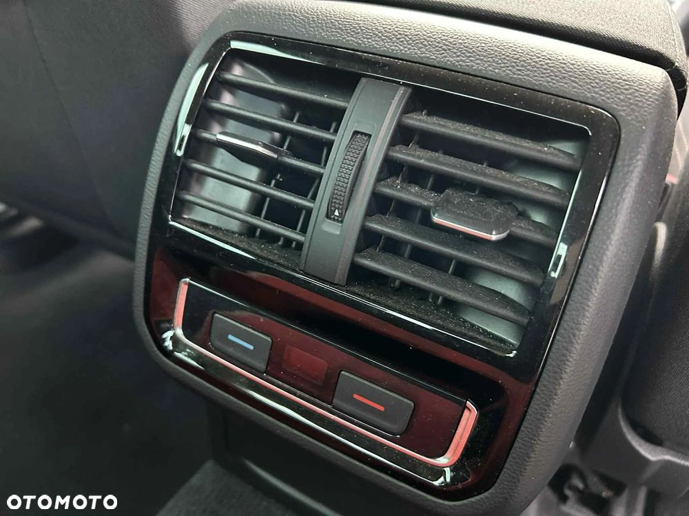 Volkswagen Passat 2.0 TDI SCR Highline - 21