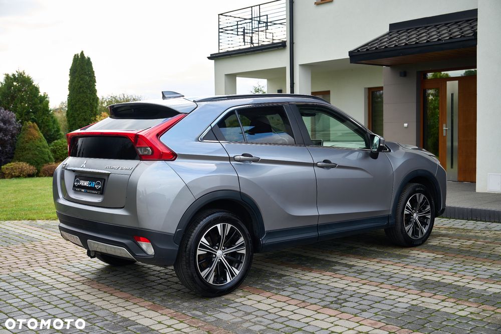 Mitsubishi Eclipse Cross - 12