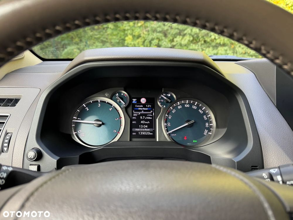 Toyota Land Cruiser - 10