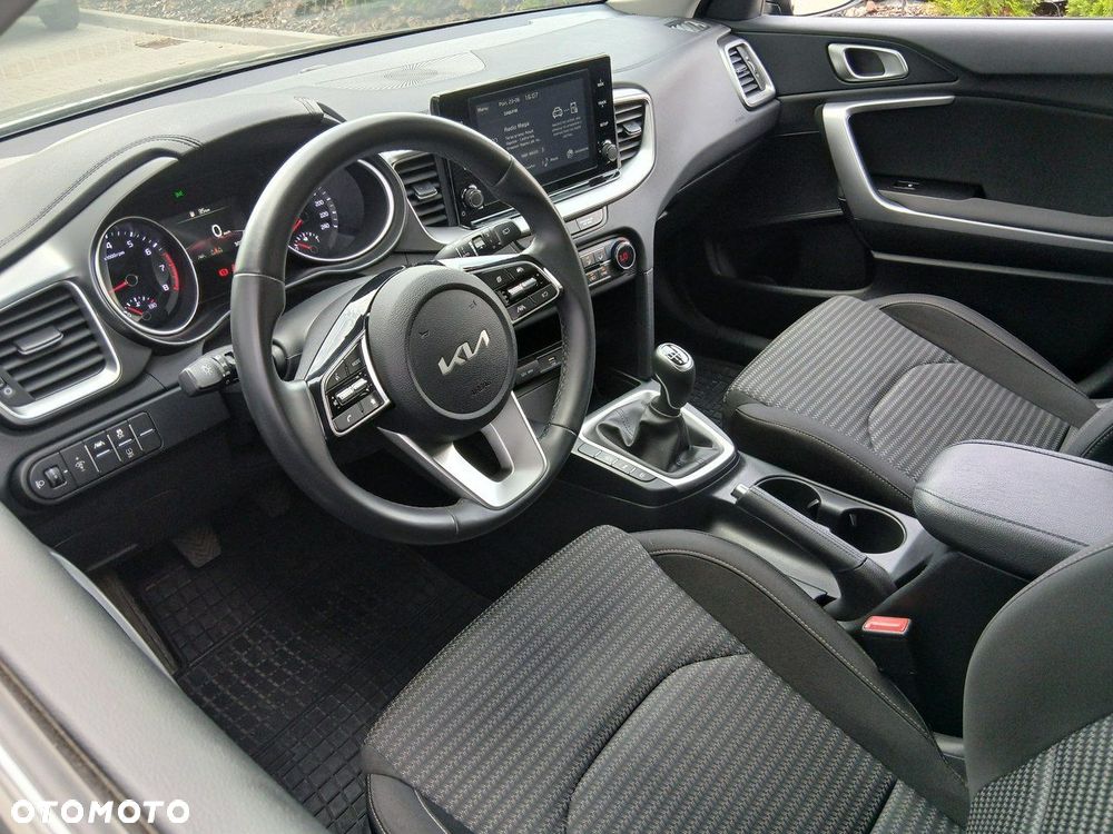 Kia Ceed 1.5 T-GDI M - 10