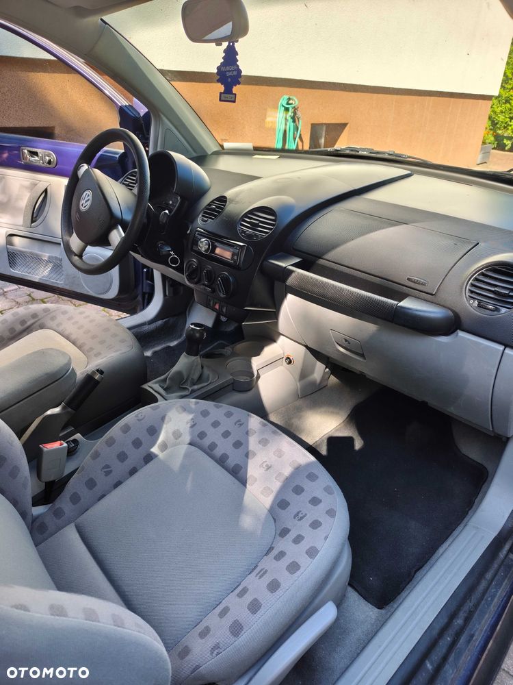 Volkswagen New Beetle - 7