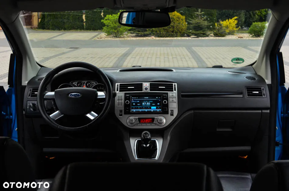 Ford Kuga 2.0 TDCi 2x4 Titanium - 38
