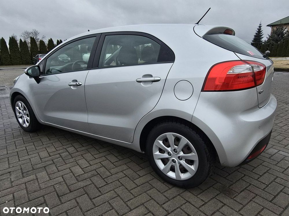 Kia Rio - 15