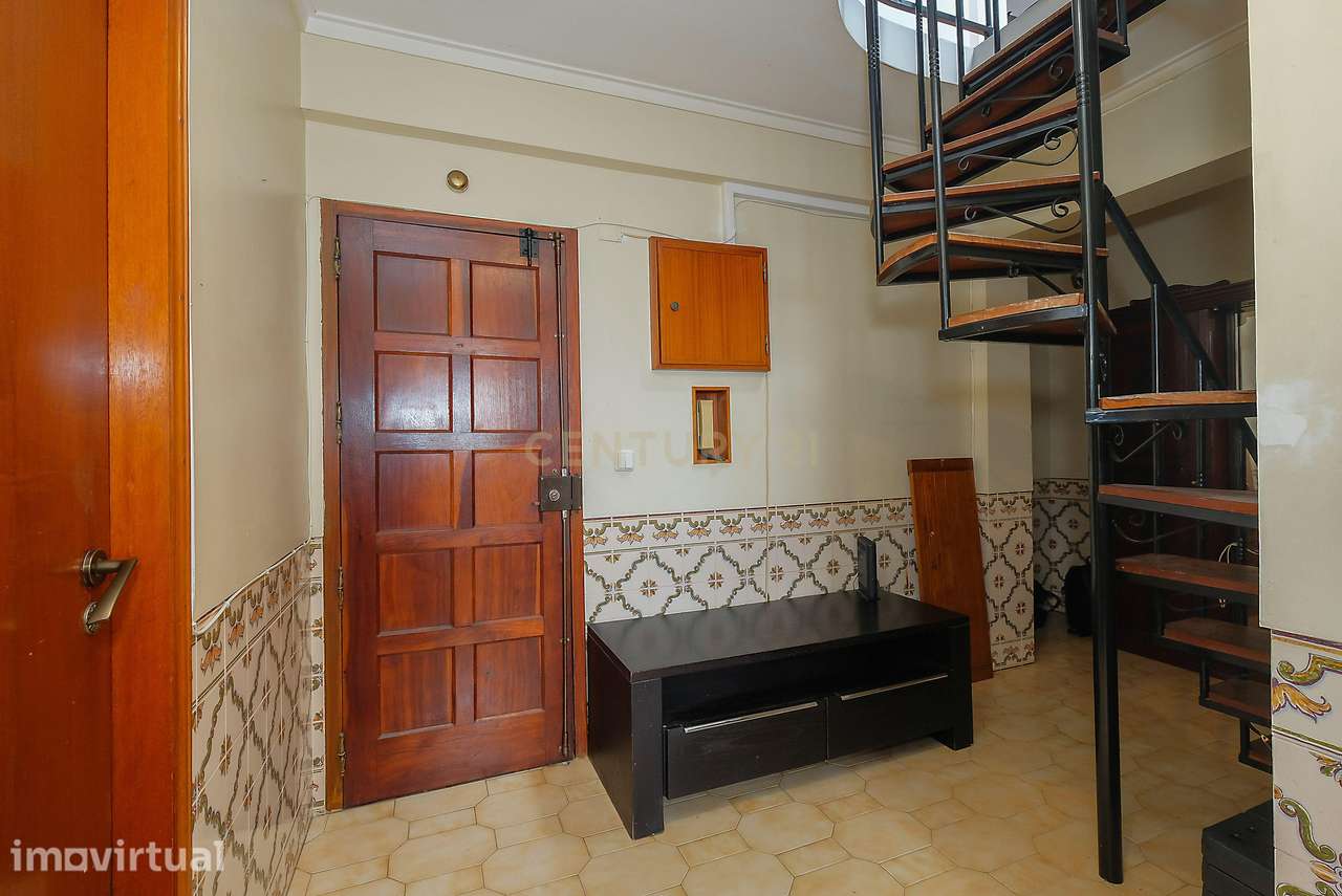 Apartamento T3+1 com vista desafogada num 3º Andar na Rua Dr. Prof. Jo - Grande imagem: 4/31