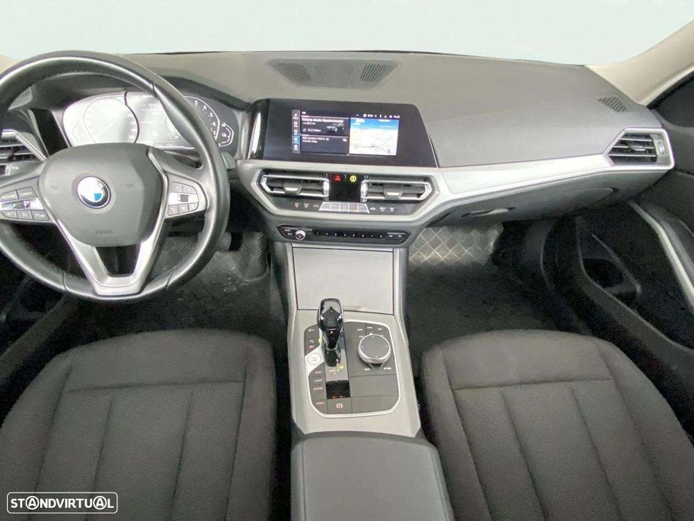 BMW 330 - 14