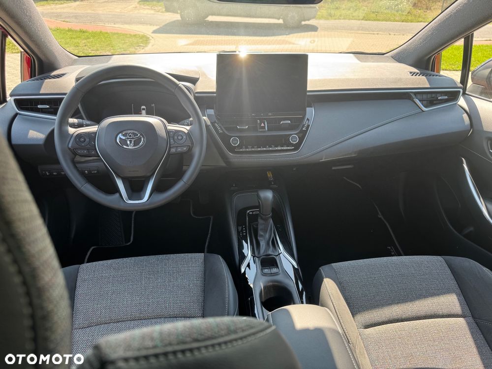 Toyota Corolla 2.0 Hybrid Executive - 12