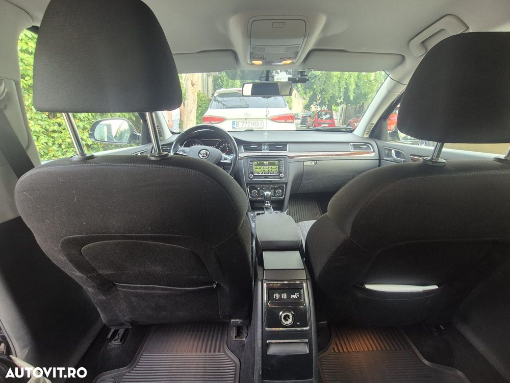 Skoda Superb 2.0 TDI Elegance DSG - 19