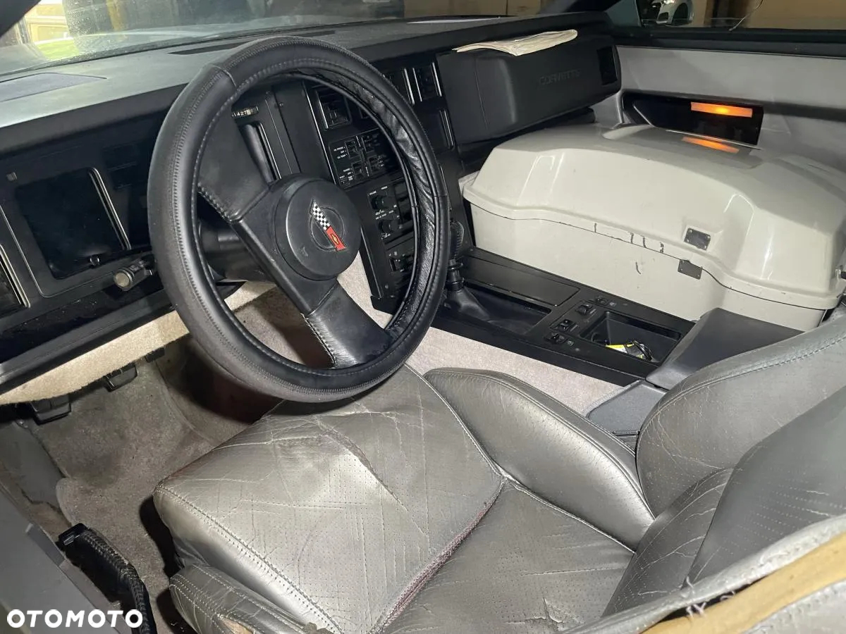 Chevrolet Corvette - 19