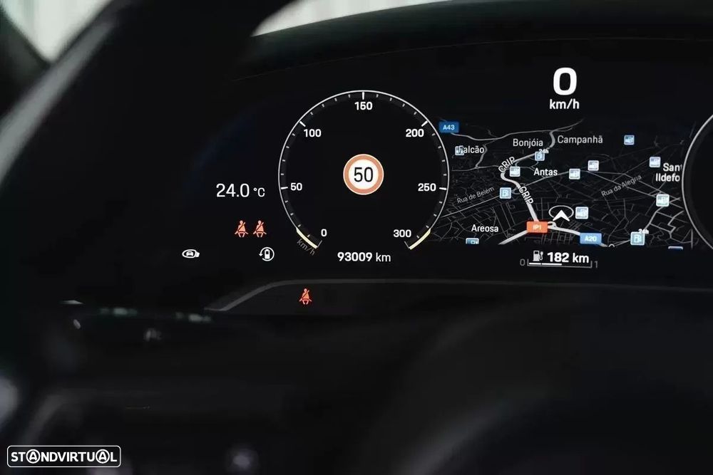 Porsche Taycan Turbo - 28