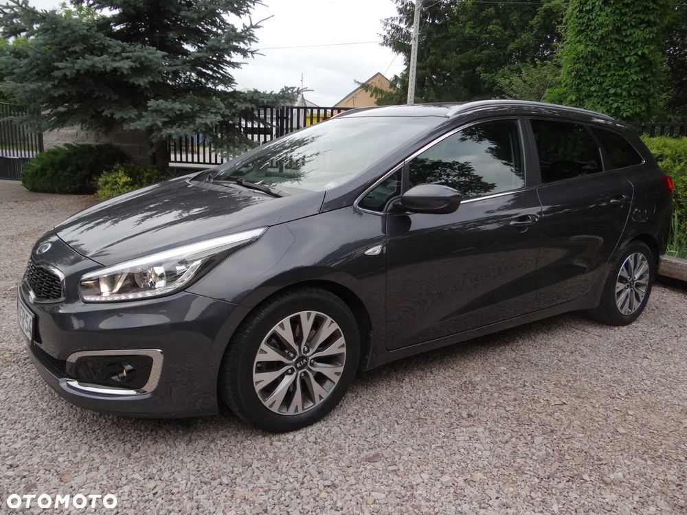 Kia Ceed 1.4 CVVT Dream Team Edition - 1