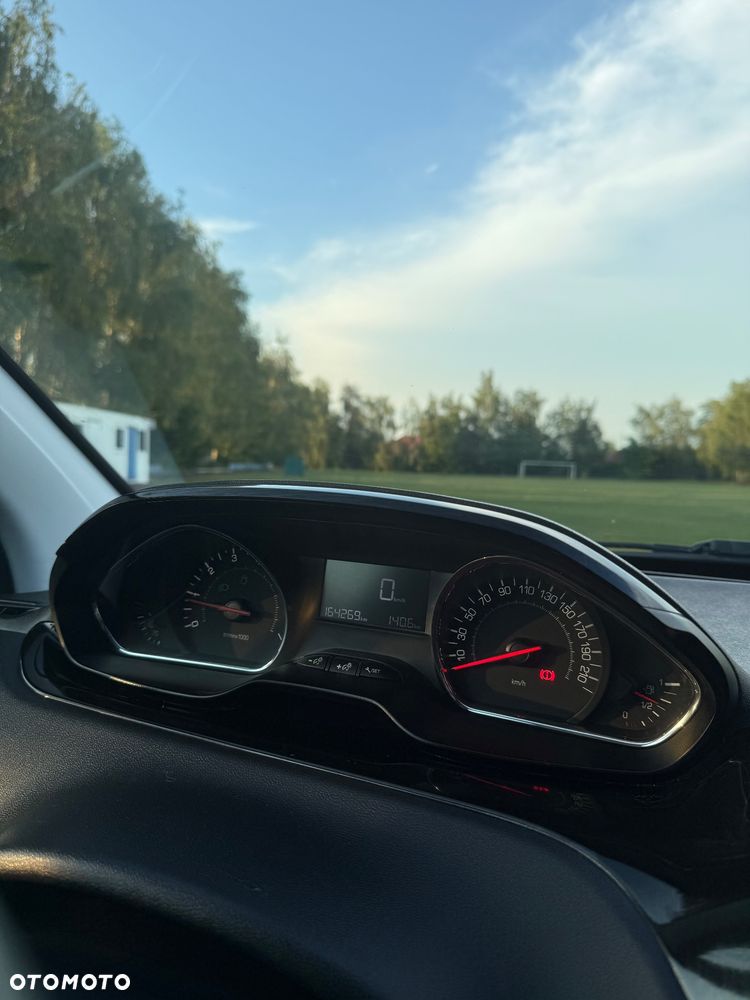 Peugeot 208 1.2 VTi Style - 4