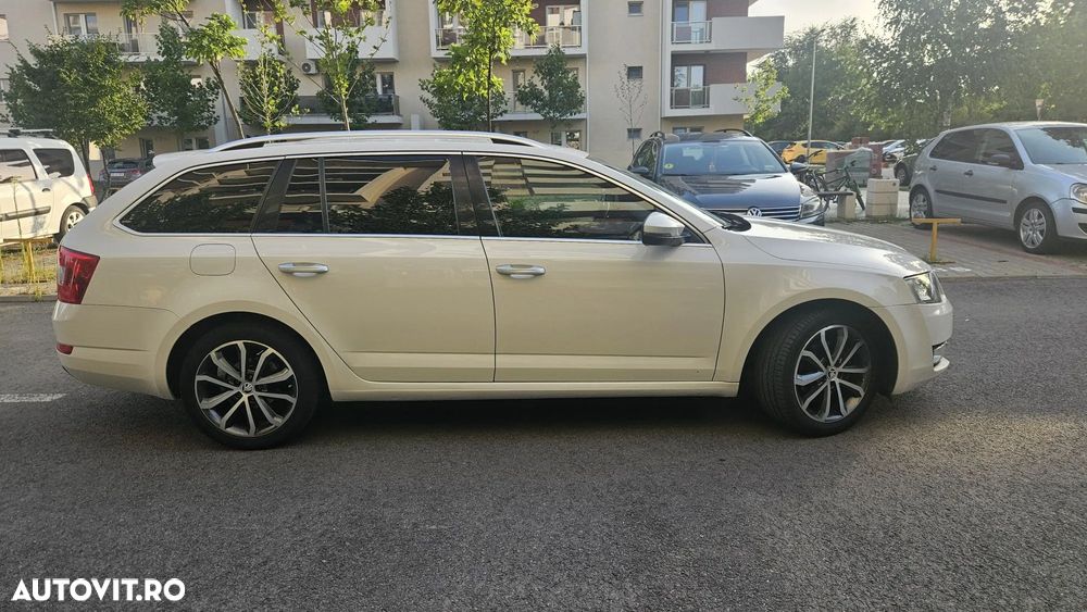 Skoda Octavia 2.0 TDI AMBITION DSG - 2
