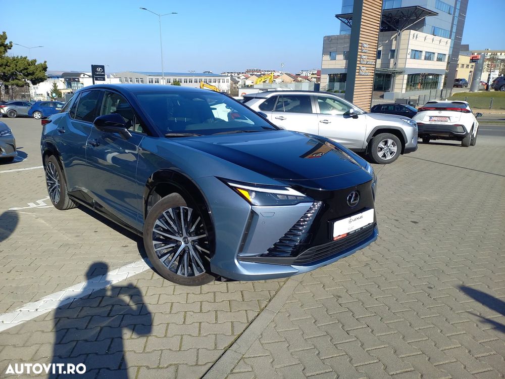 Lexus RZ 450e AWD Luxury - 2