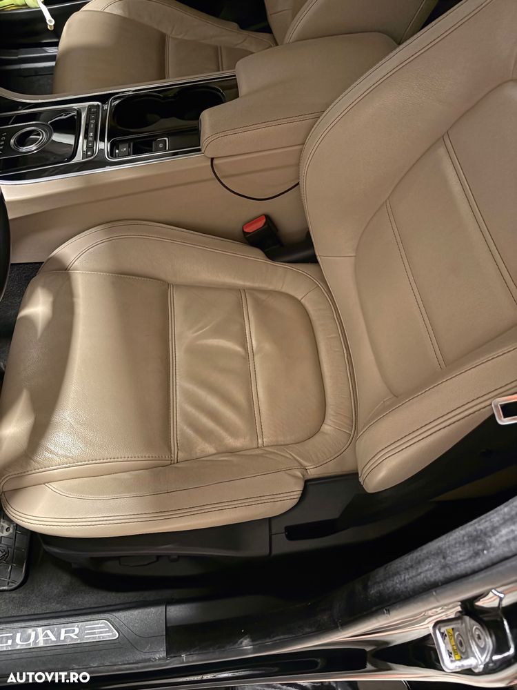 Jaguar XE 2.0 Prestige - 18