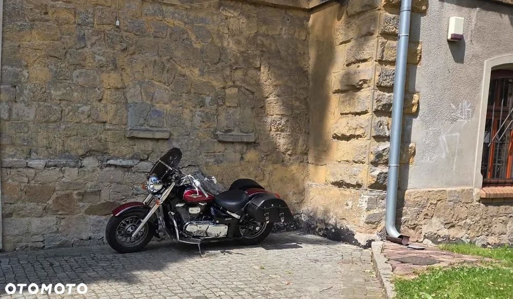Suzuki Intruder - 1
