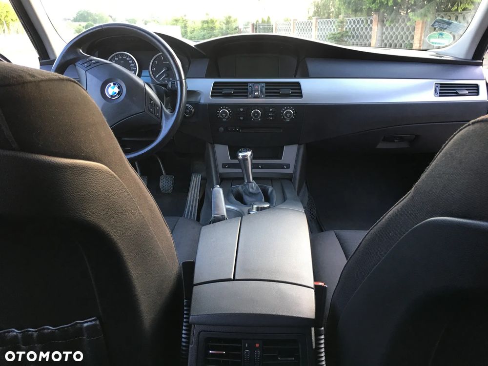 BMW Seria 5 523i - 7