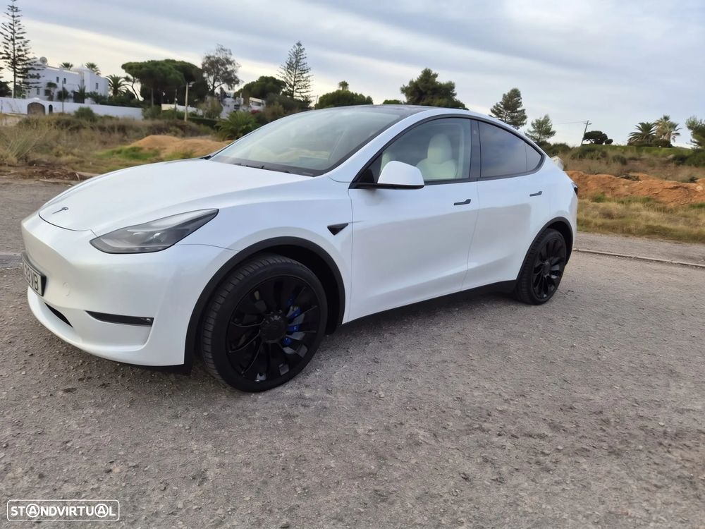 Tesla Model Y 2023 photo 3